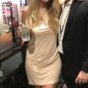 Lulu’s light pink cocktail dress